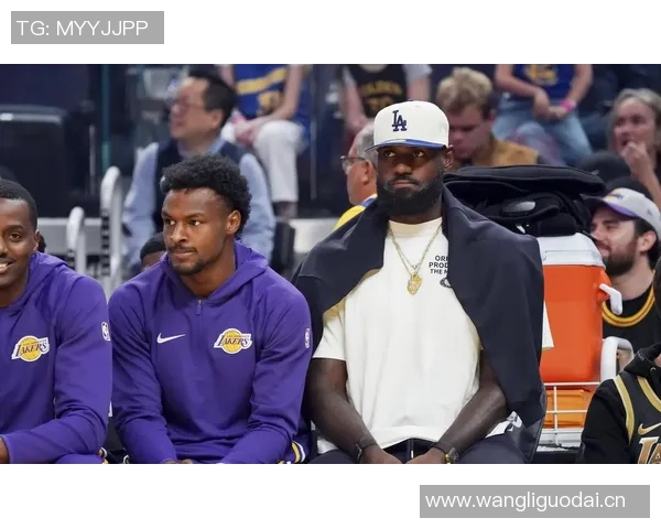 詹姆斯谈斯玛特大场面经验强调继续为卢卡树立榜样并学习